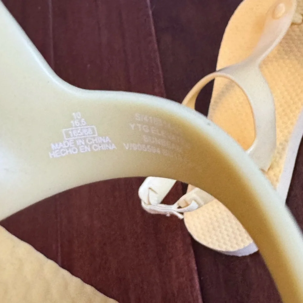 Old Navy | Little Girl Sandal in Sunbeam | 10